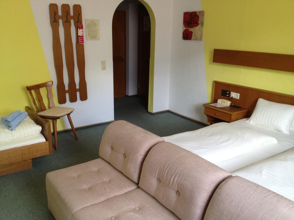Schwarzer Adler Hotel Landeck Room photo