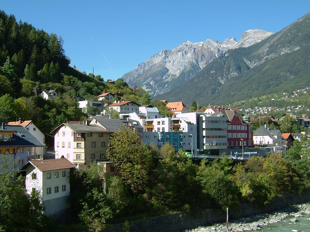 Schwarzer Adler Hotel Landeck Exterior photo